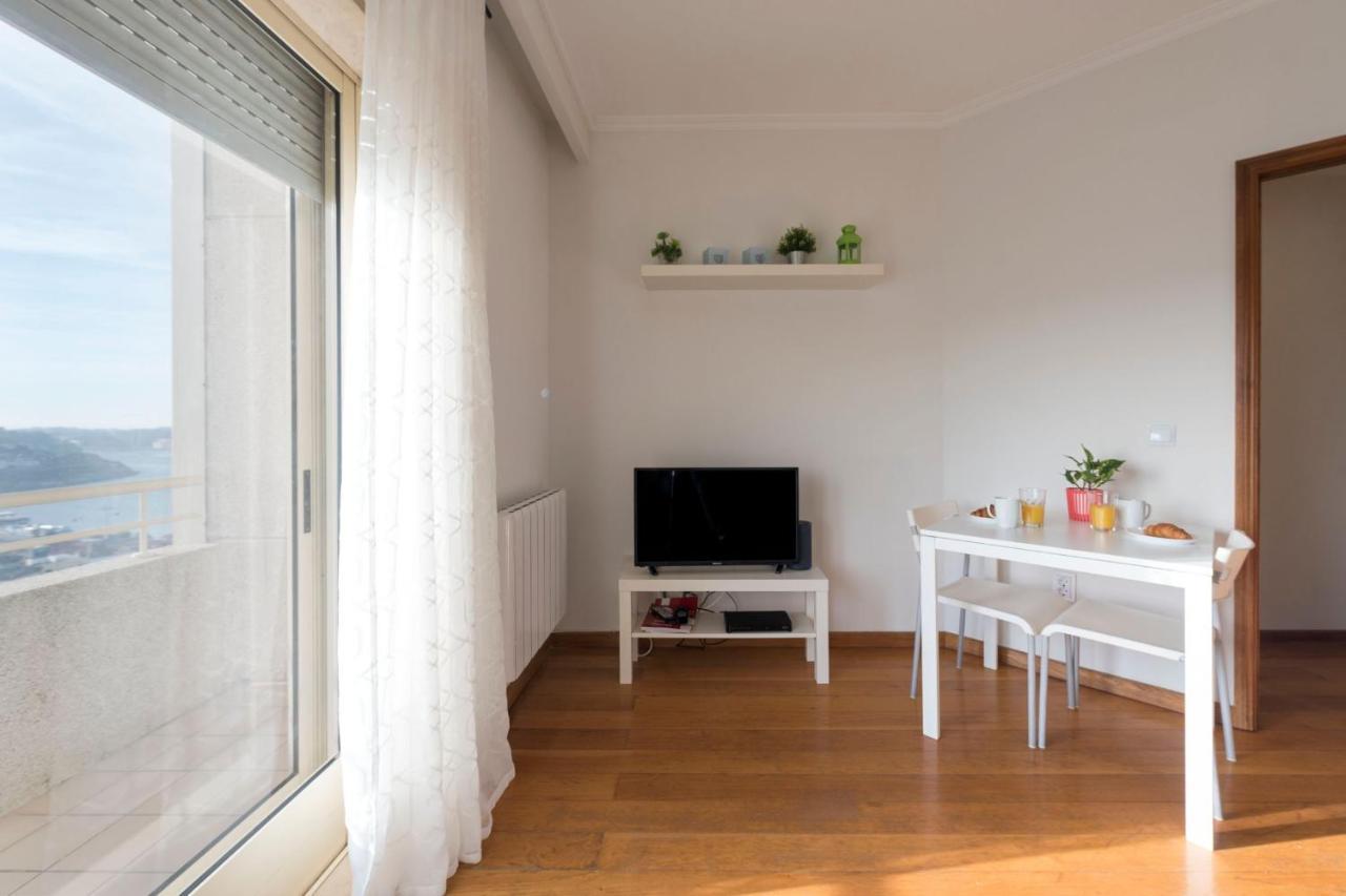 Lovelystay - 1Br Flat With Stunning Views Over Porto Vila Nova de Gaia Bagian luar foto