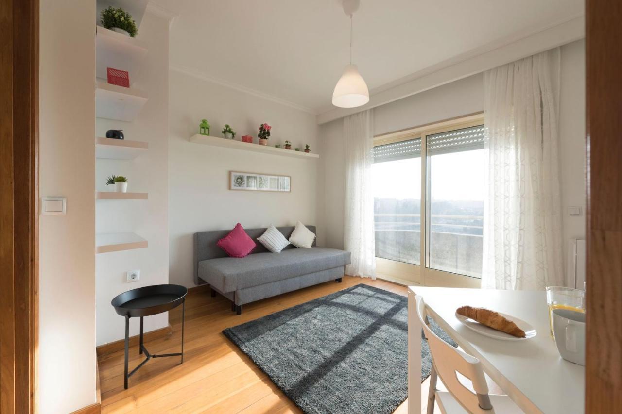 Lovelystay - 1Br Flat With Stunning Views Over Porto Vila Nova de Gaia Bagian luar foto